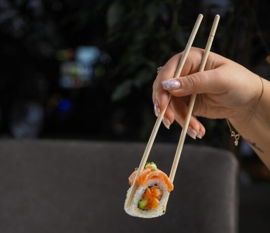 Texas Roadhouse Rolls Frozen: How To Enjoy The Perfect Homemade Rolls pexels photo 14846867